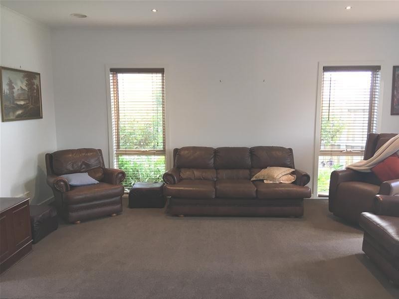 2/6 Newbank Court, Leopold VIC 3224