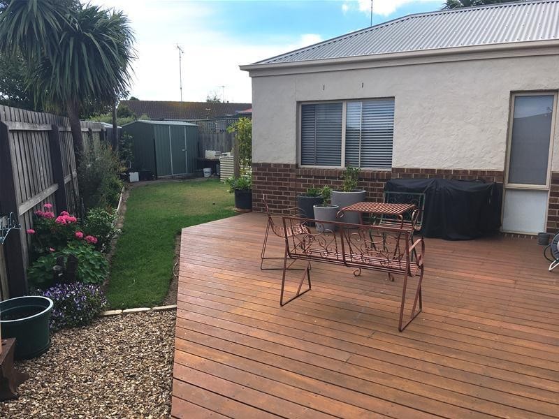 2/6 Newbank Court, Leopold VIC 3224