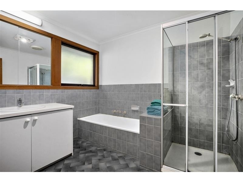 15 Loupe Crescent, Leopold VIC 3224