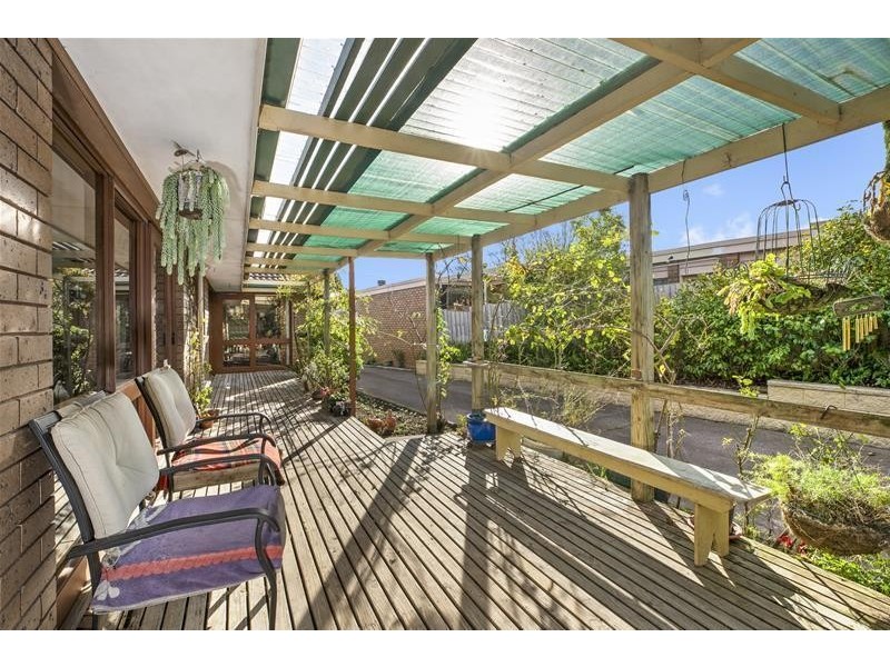 15 Loupe Crescent, Leopold VIC 3224