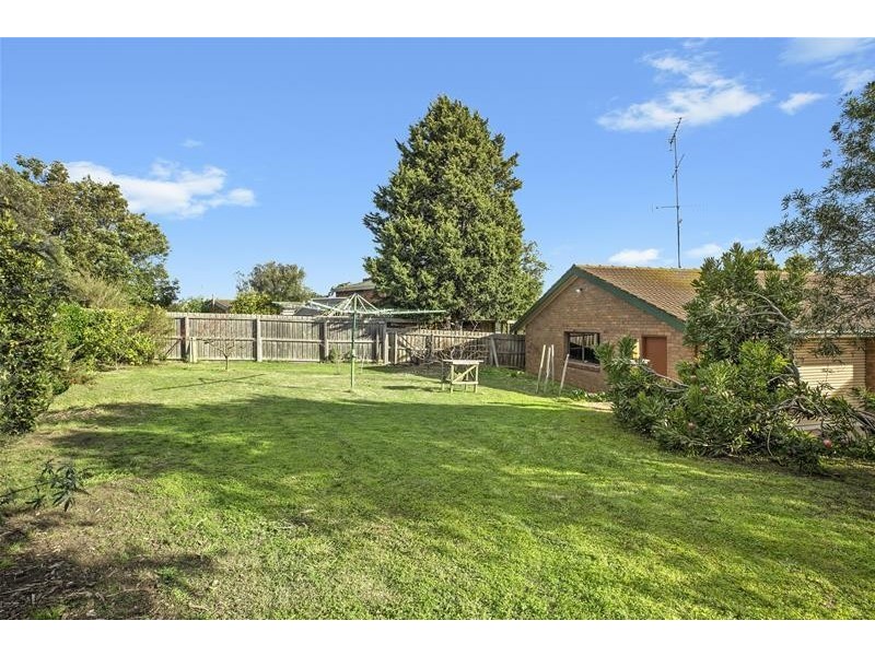 15 Loupe Crescent, Leopold VIC 3224