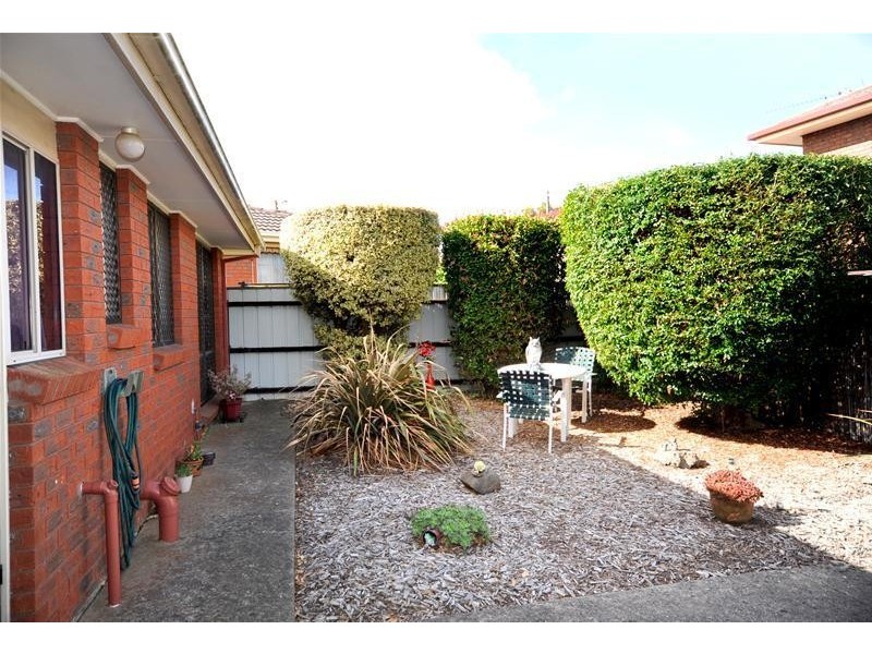 1/2 Robbie Court, Leopold VIC 3224