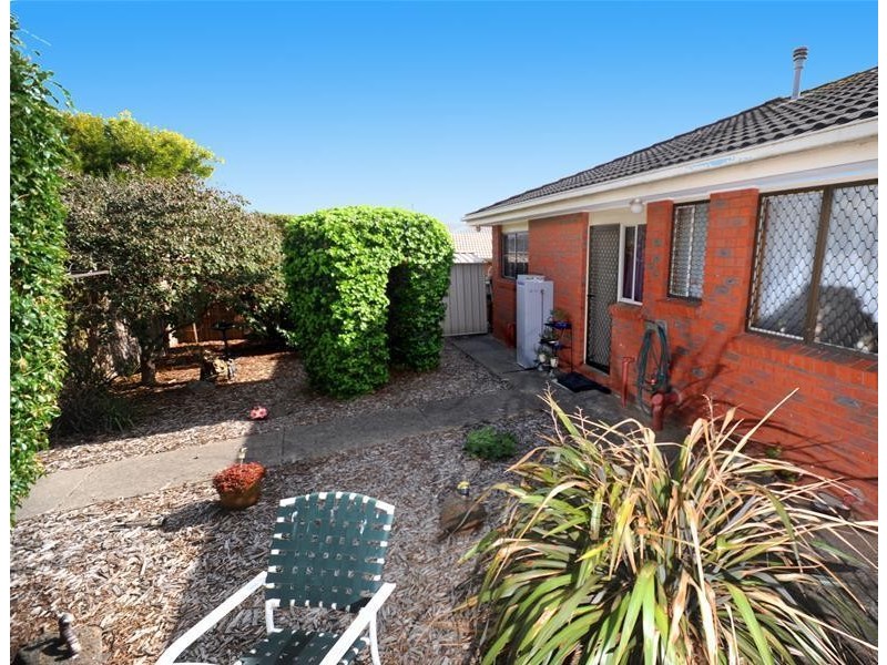 1/2 Robbie Court, Leopold VIC 3224