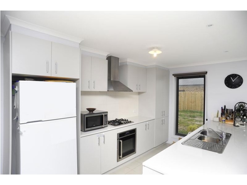 24 Curtain Drive, Leopold VIC 3224