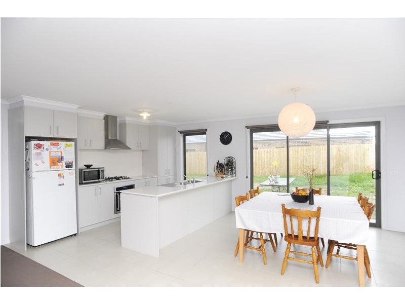 24 Curtain Drive, Leopold VIC 3224