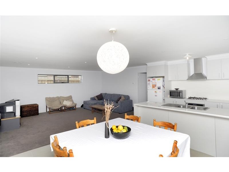 24 Curtain Drive, Leopold VIC 3224