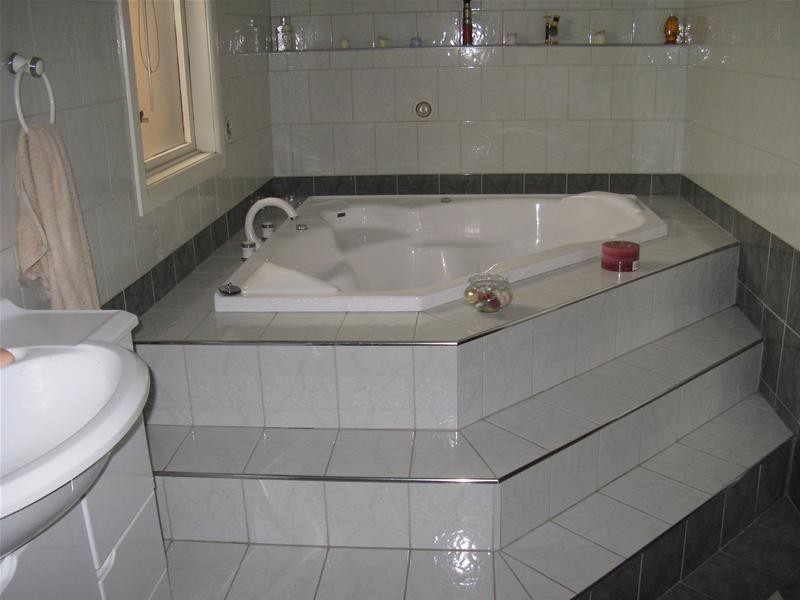 2 Allanvale Avenue, Leopold VIC 3224