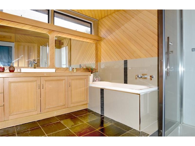 6 Allanvale Avenue, Leopold VIC 3224