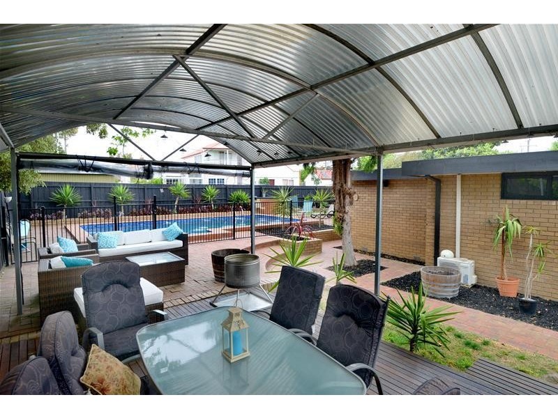 6 Allanvale Avenue, Leopold VIC 3224