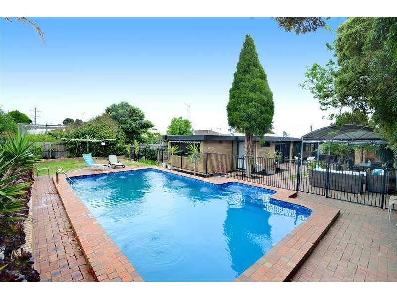 6 Allanvale Avenue, Leopold VIC 3224