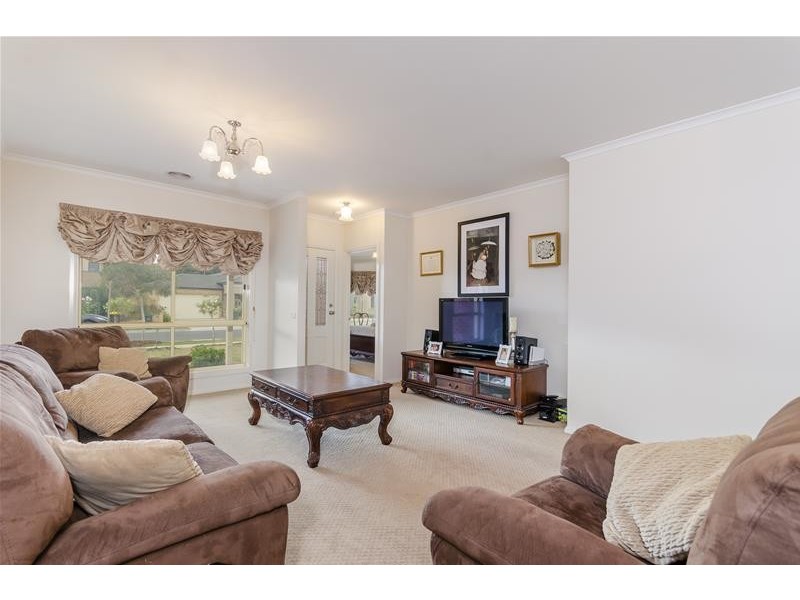 12 Grassland Grove, Leopold VIC 3224