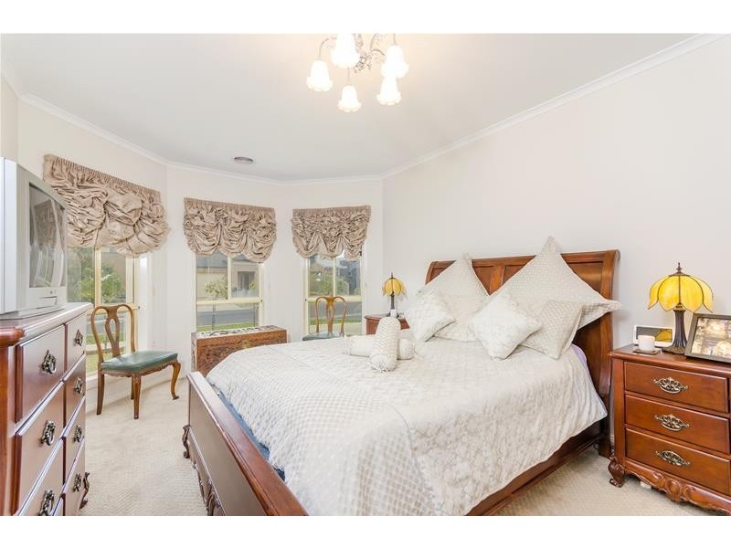 12 Grassland Grove, Leopold VIC 3224