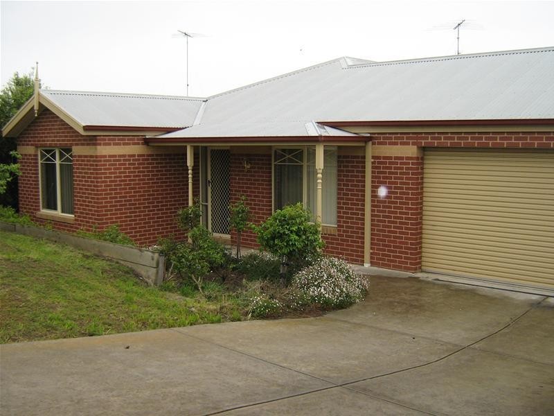 35 Huon Crescent, Leopold VIC 3224