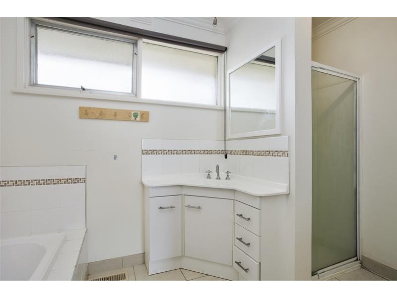 10 Clivedon Court, Leopold VIC 3224