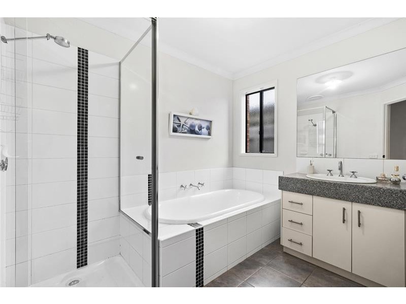 29 Morrow Crescent, Leopold VIC 3224