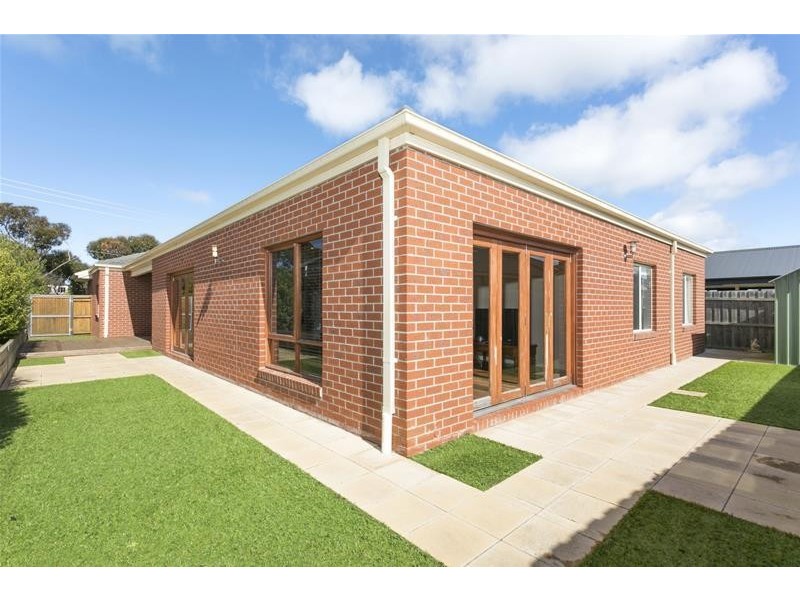 11 Chianti Grove, Leopold VIC 3224