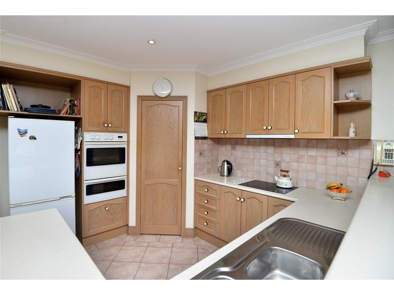 6 Highland Way, Leopold VIC 3224