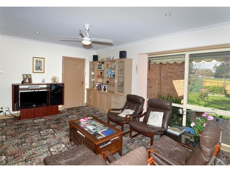 6 Highland Way, Leopold VIC 3224