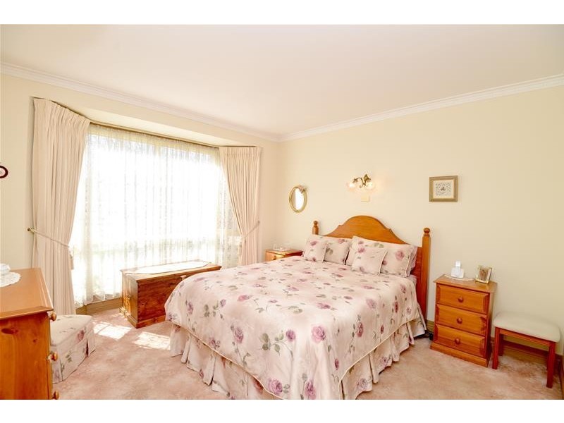 6 Highland Way, Leopold VIC 3224