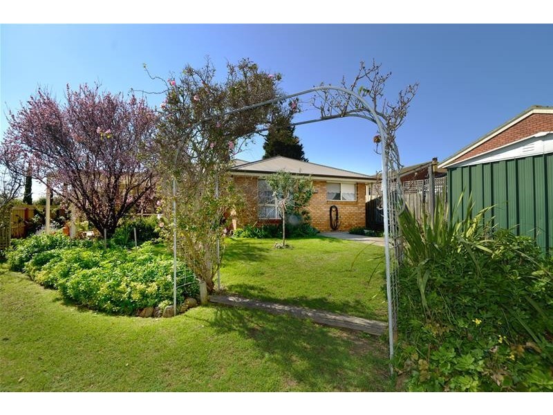 6 Highland Way, Leopold VIC 3224
