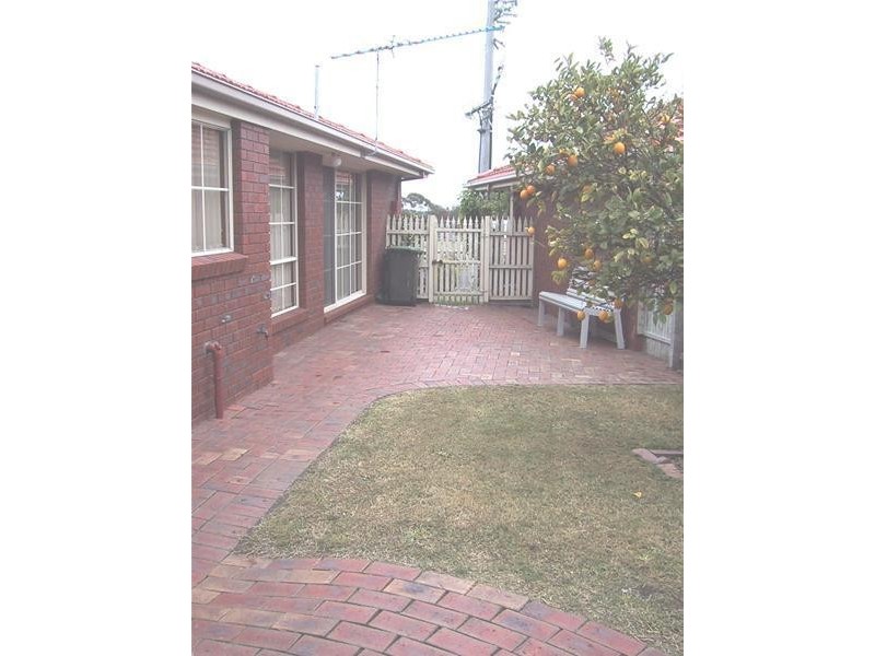 2/134 Kensington Road, Leopold VIC 3224