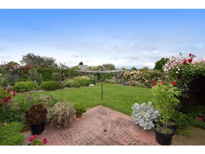 30 Huon Crescent, Leopold VIC 3224