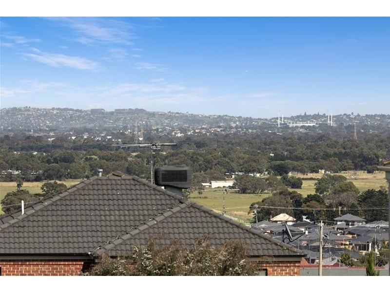 5 Mandlay Close, Leopold VIC 3224