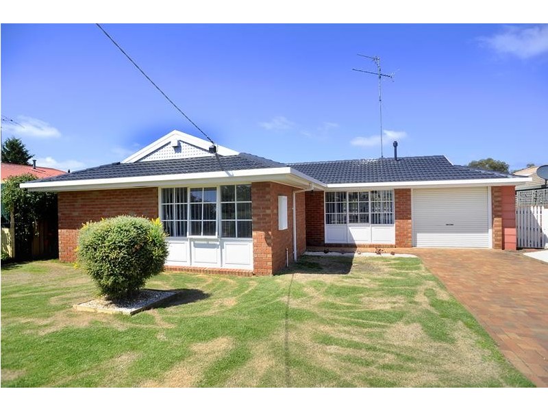 6 Warrawee Road, Leopold VIC 3224