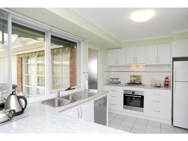 6 Warrawee Road, Leopold VIC 3224