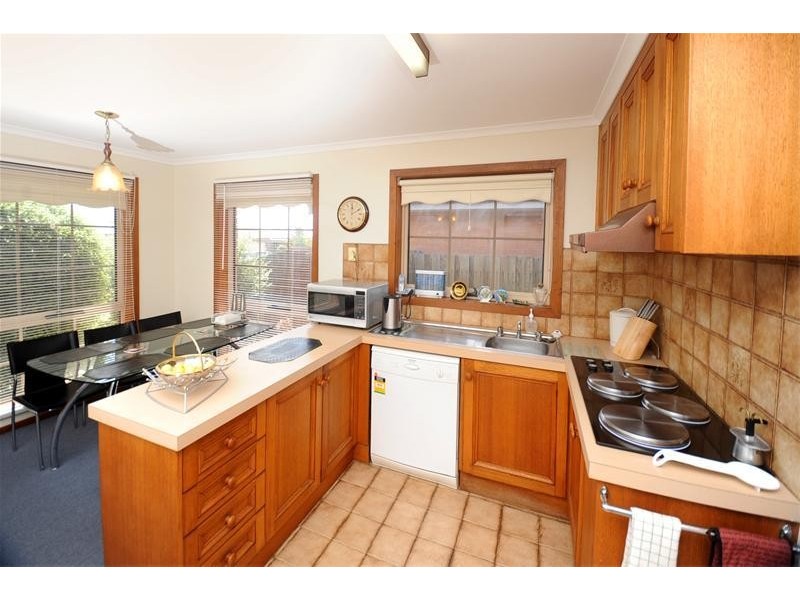 2/24 Cornthwaite Crescent, Leopold VIC 3224