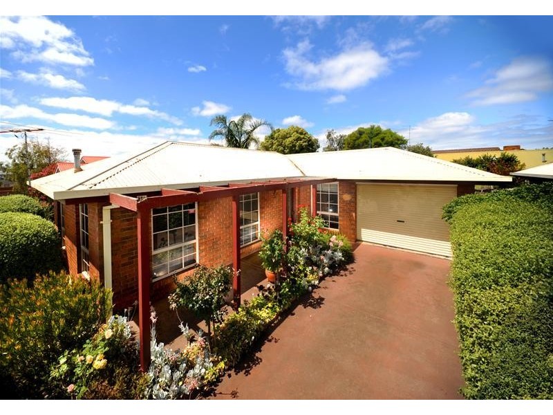 2/24 Cornthwaite Crescent, Leopold VIC 3224