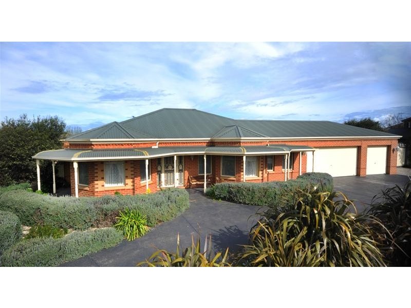 28 Balmoral Gardens, Leopold VIC 3224