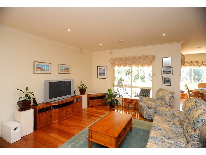 28 Balmoral Gardens, Leopold VIC 3224