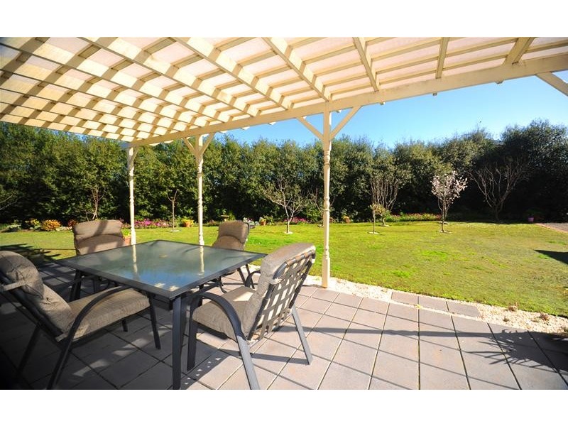 28 Balmoral Gardens, Leopold VIC 3224