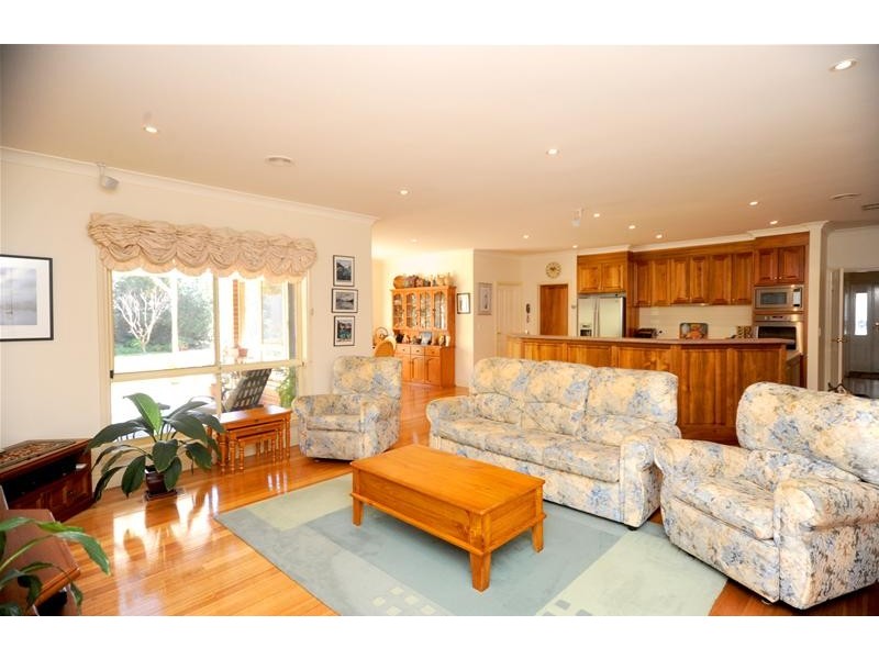 28 Balmoral Gardens, Leopold VIC 3224