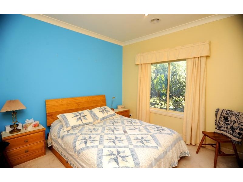 28 Balmoral Gardens, Leopold VIC 3224