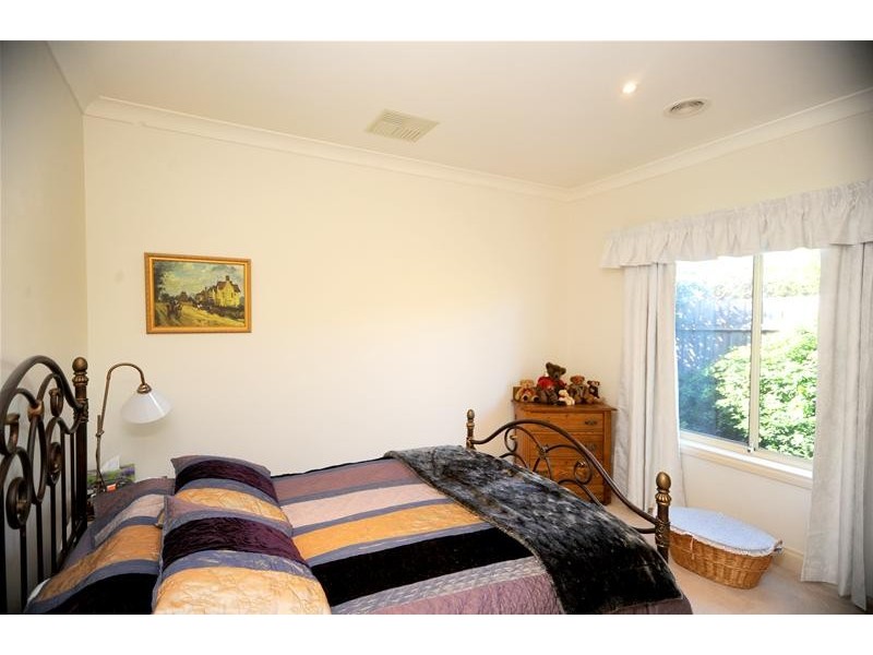 28 Balmoral Gardens, Leopold VIC 3224