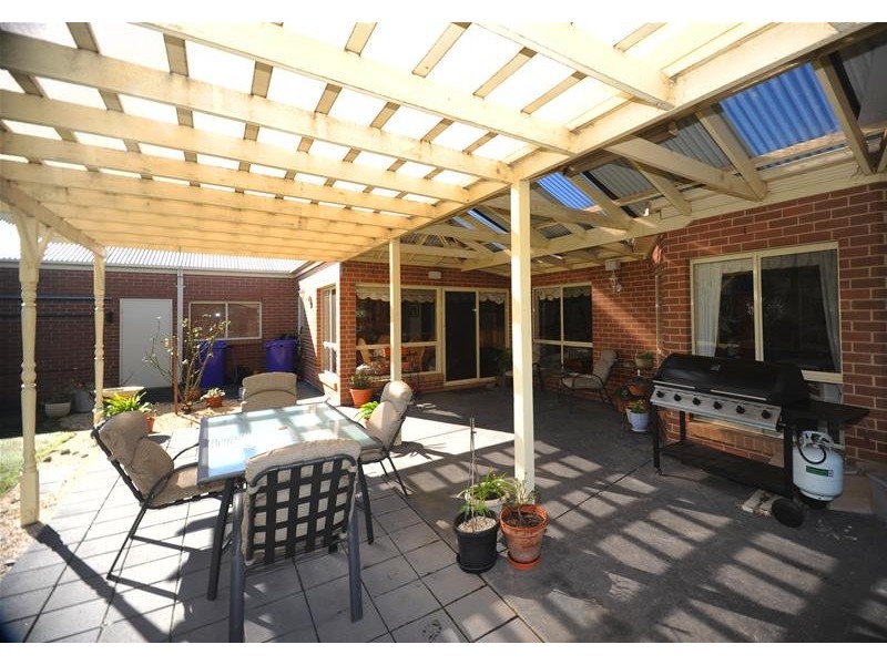 28 Balmoral Gardens, Leopold VIC 3224