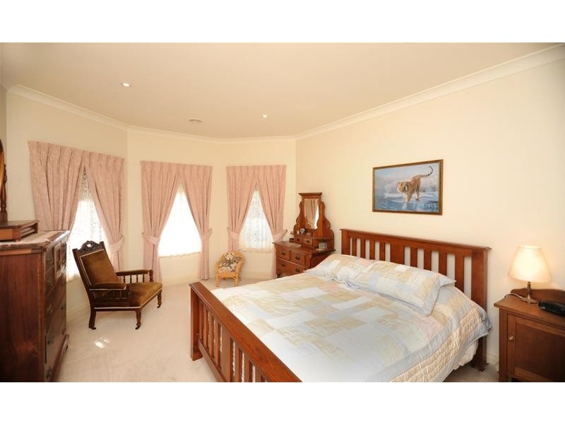 28 Balmoral Gardens, Leopold VIC 3224