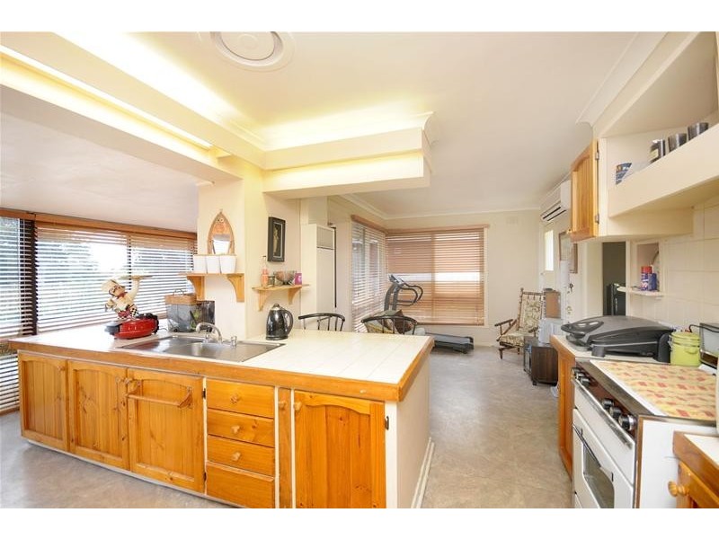 10 Kanimbla Avenue, Leopold VIC 3224