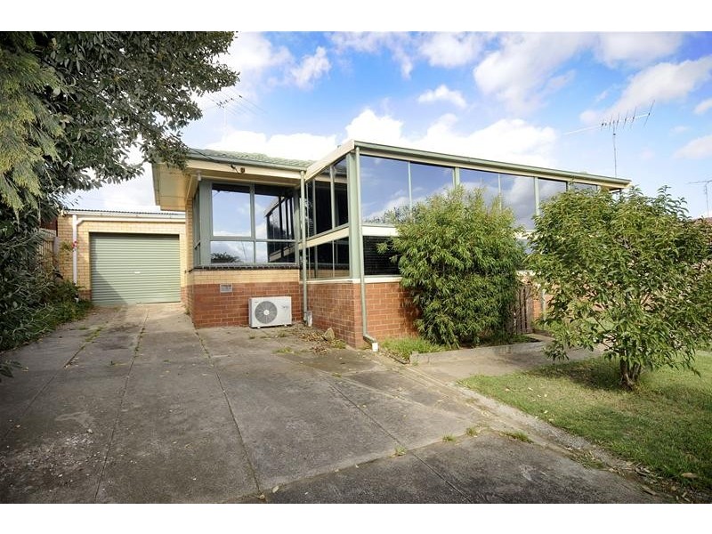 10 Kanimbla Avenue, Leopold VIC 3224