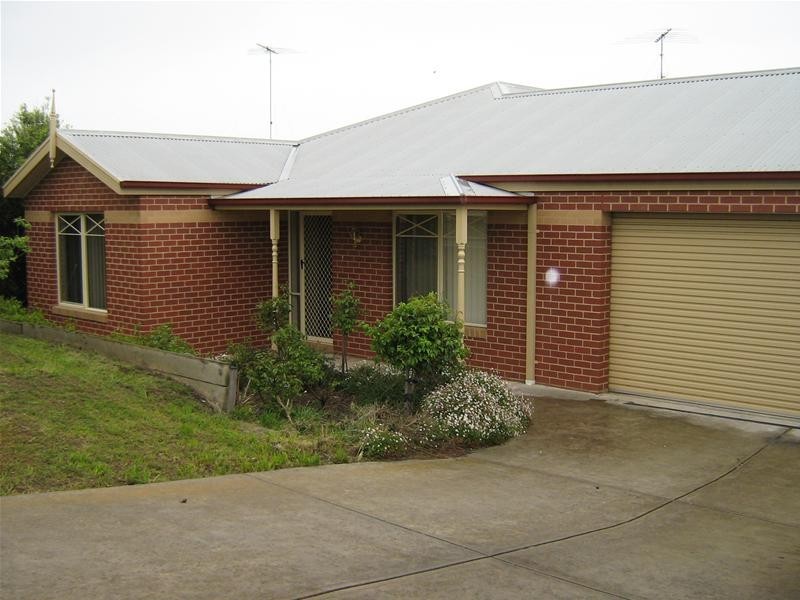 35 Huon Crescent, Leopold VIC 3224