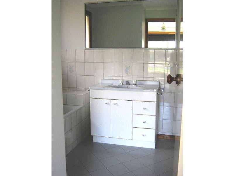 16 Warrawee Road, Leopold VIC 3224