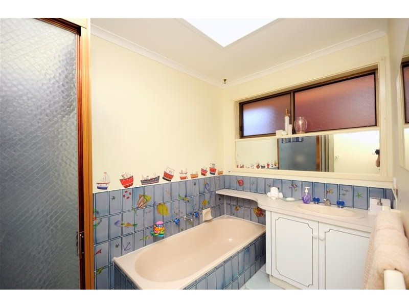 6 Heatherlea Court, Leopold VIC 3224