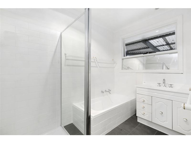 52 Simons Road, Leopold VIC 3224