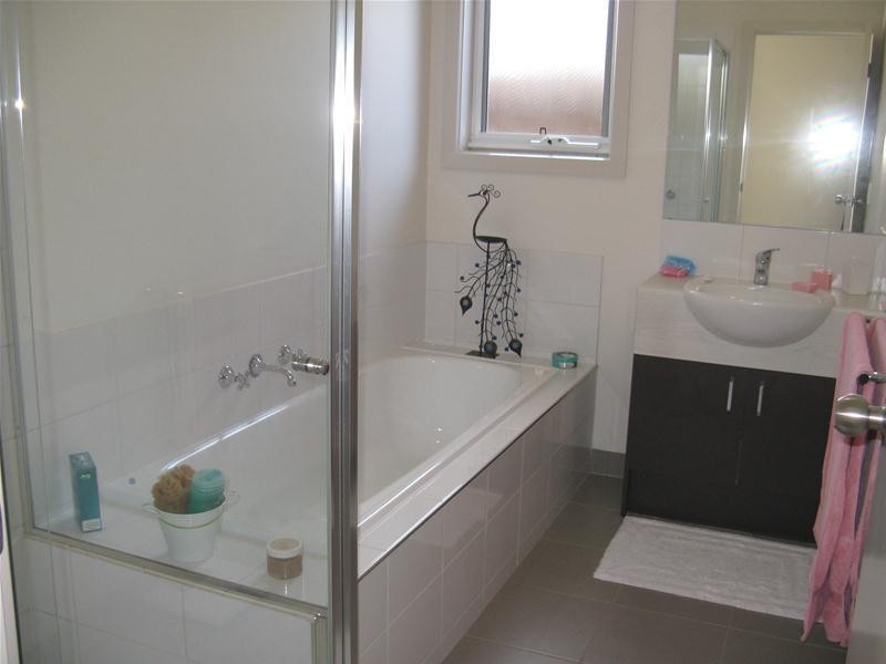 2 29 Christies Road, Leopold VIC 3224