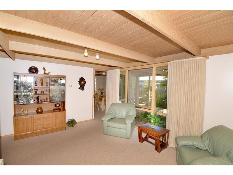 16 Highland Way, Leopold VIC 3224