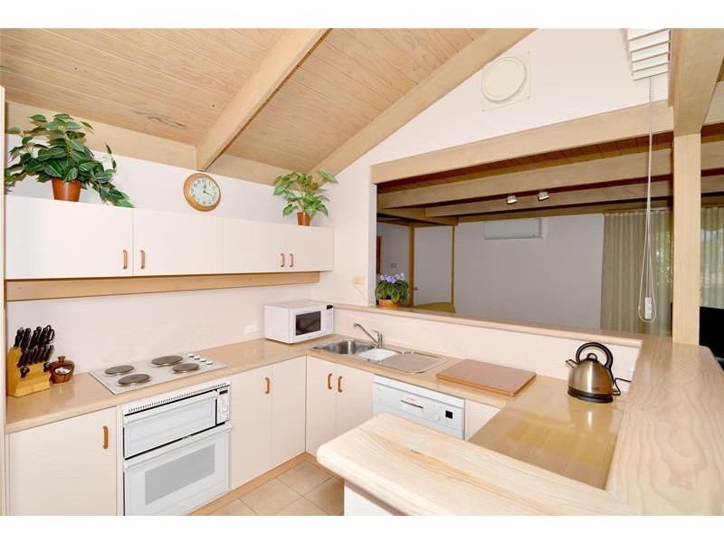 16 Highland Way, Leopold VIC 3224