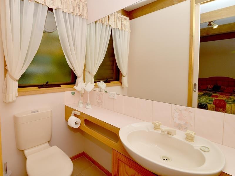 16 Highland Way, Leopold VIC 3224