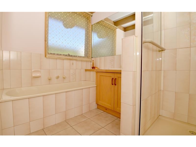 16 Highland Way, Leopold VIC 3224